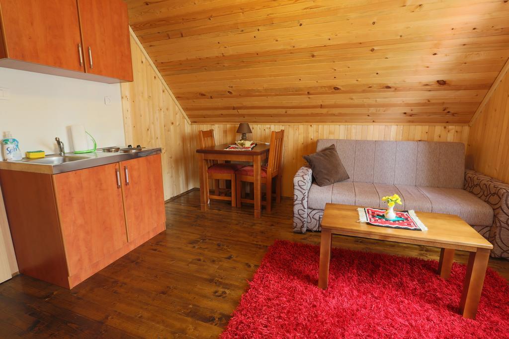 Apartments Peaks Zabljak  Ruang foto